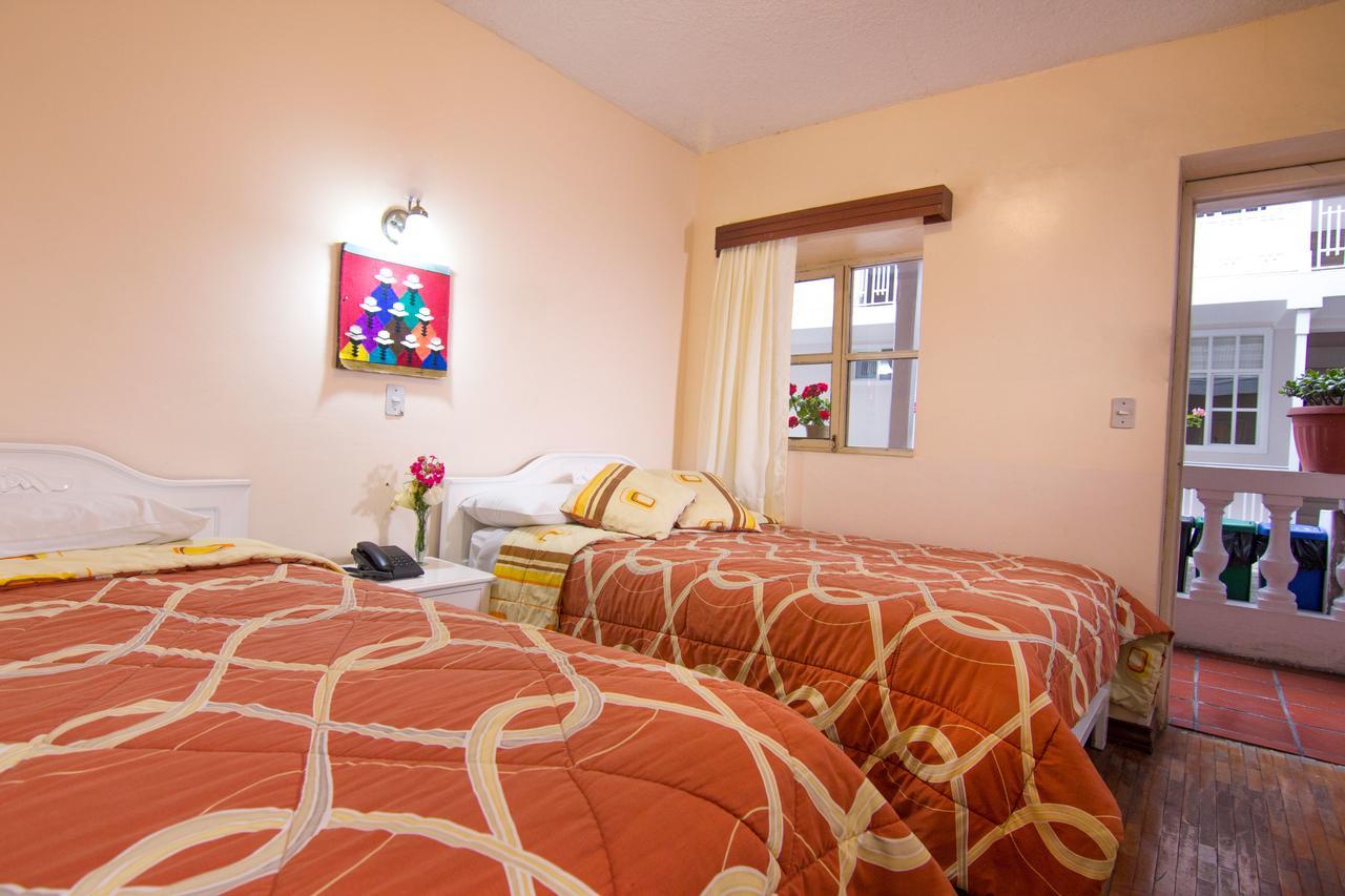 Hotel Europa Алаусі Екстер'єр фото