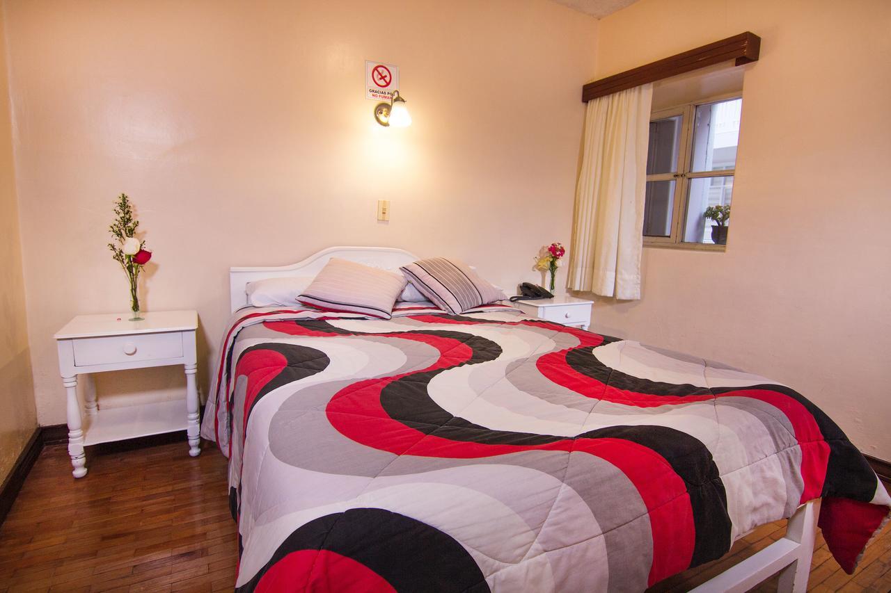 Hotel Europa Алаусі Екстер'єр фото