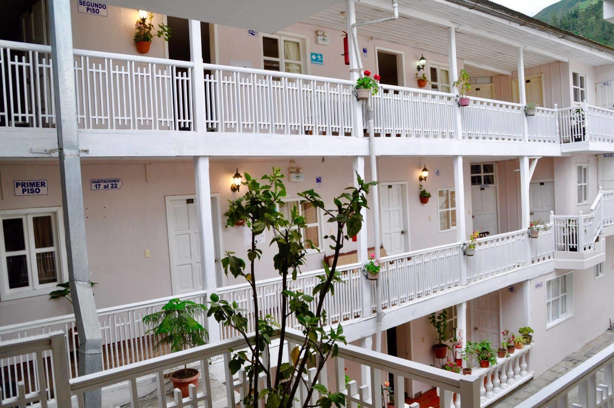Hotel Europa Алаусі Екстер'єр фото