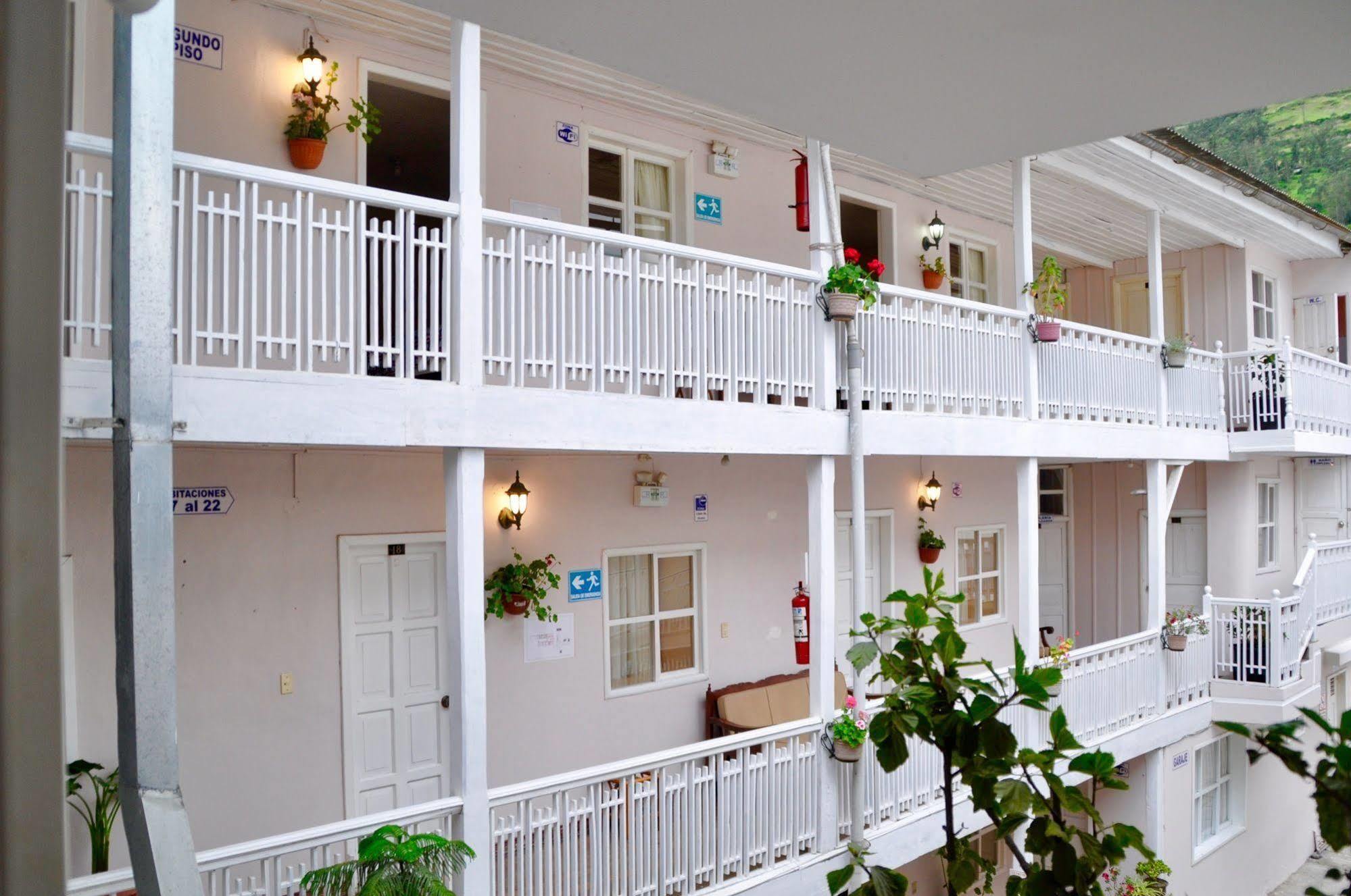 Hotel Europa Алаусі Екстер'єр фото
